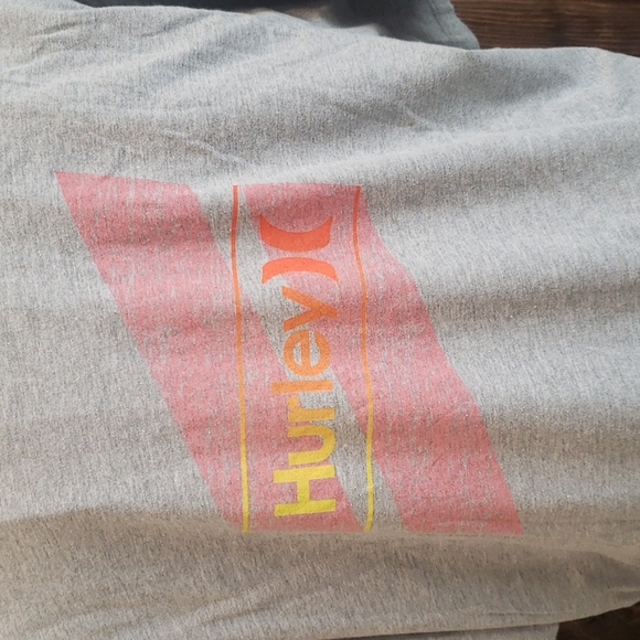 Hurley - Picture 7 of 8